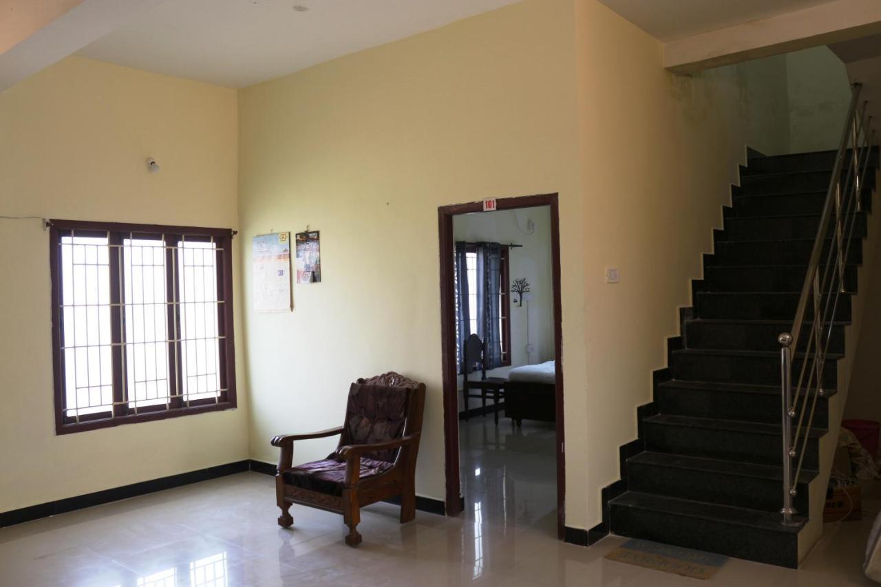 Hotel Shree Sairenu Near Maruthamalai And Bharathiyar Univ And On The Way To Near Isha Adiyogi à Marudhamalai Extérieur photo
