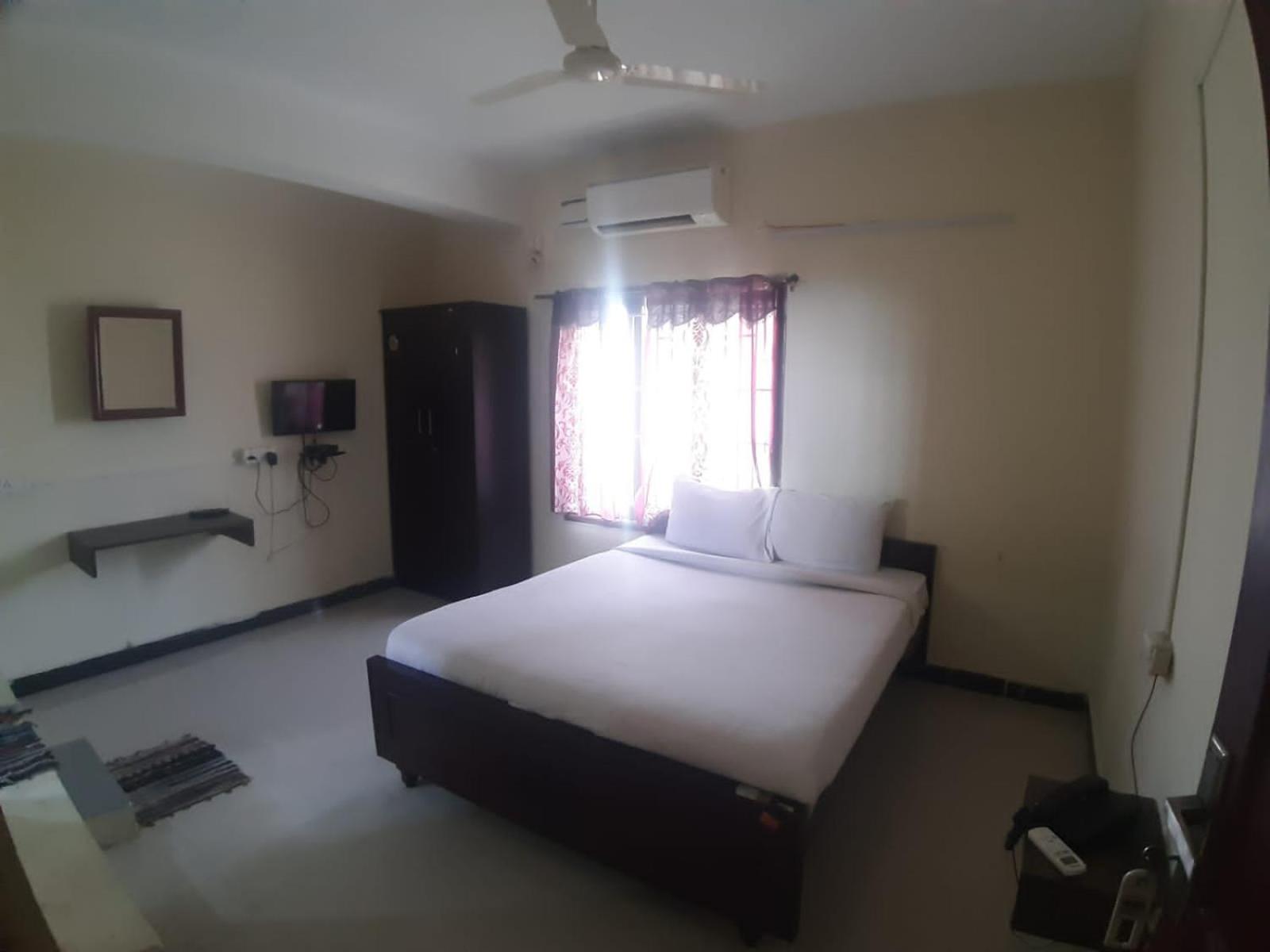 Hotel Shree Sairenu Near Maruthamalai And Bharathiyar Univ And On The Way To Near Isha Adiyogi à Marudhamalai Extérieur photo