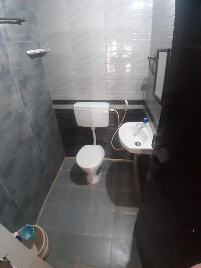 Hotel Shree Sairenu Near Maruthamalai And Bharathiyar Univ And On The Way To Near Isha Adiyogi à Marudhamalai Extérieur photo