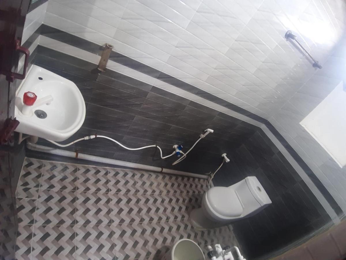 Hotel Shree Sairenu Near Maruthamalai And Bharathiyar Univ And On The Way To Near Isha Adiyogi à Marudhamalai Extérieur photo