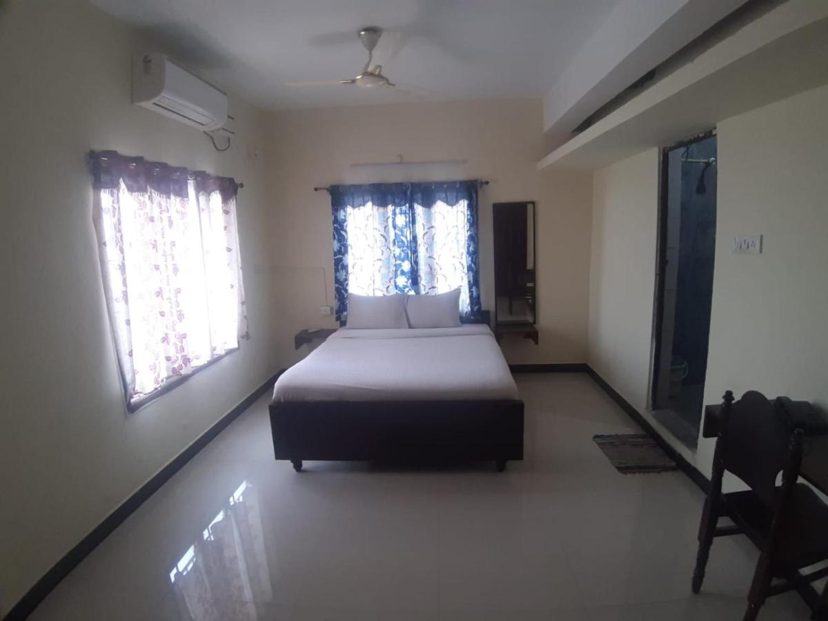 Hotel Shree Sairenu Near Maruthamalai And Bharathiyar Univ And On The Way To Near Isha Adiyogi à Marudhamalai Extérieur photo