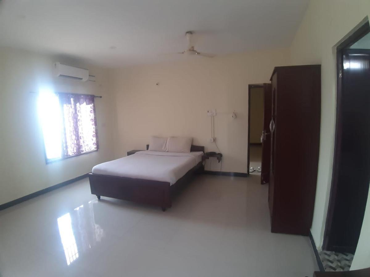 Hotel Shree Sairenu Near Maruthamalai And Bharathiyar Univ And On The Way To Near Isha Adiyogi à Marudhamalai Extérieur photo