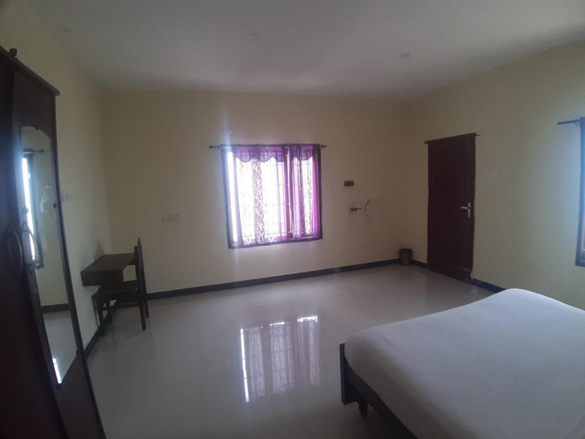 Hotel Shree Sairenu Near Maruthamalai And Bharathiyar Univ And On The Way To Near Isha Adiyogi à Marudhamalai Extérieur photo